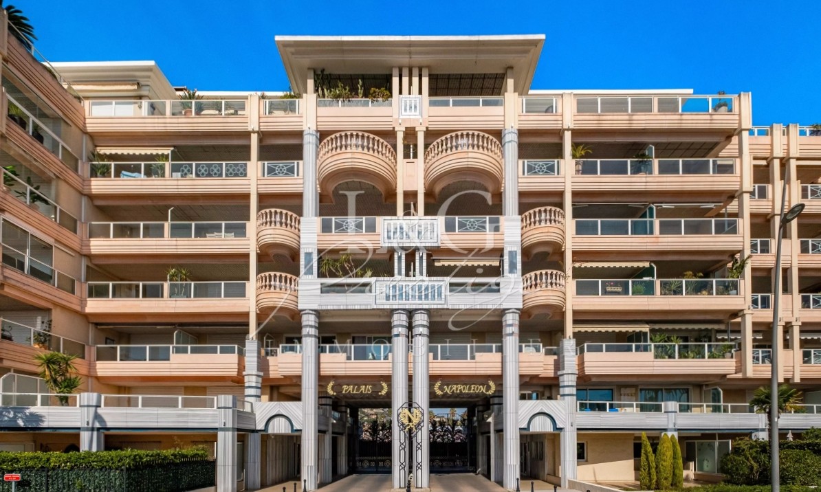 Golfe Juan Bureau